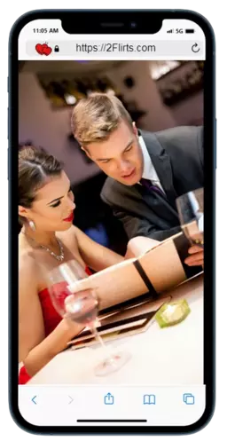 Colorado couple dining after meeting on a dating website<br>